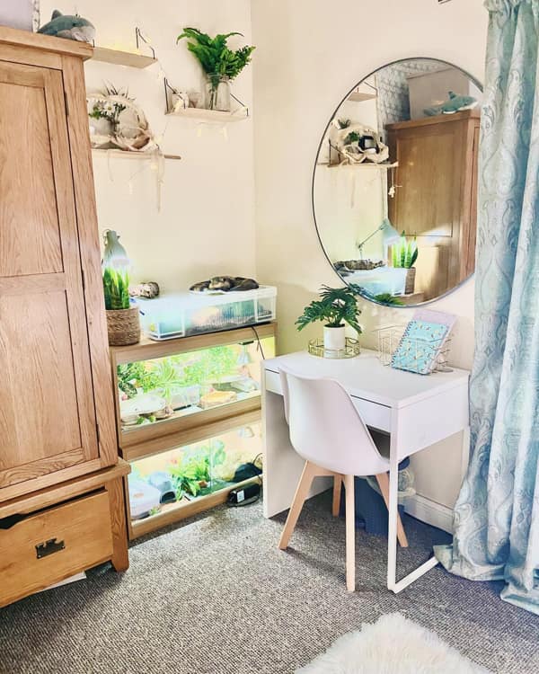 Bedroom Makeup Vanity with Mirror on the Wall