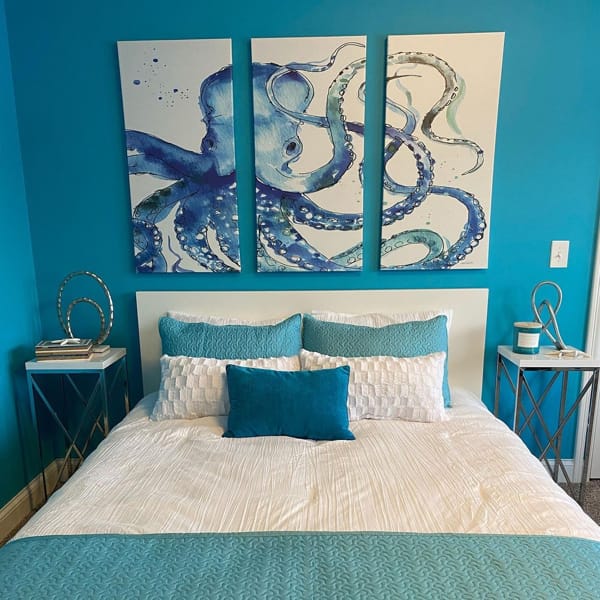 Teal Blue Bedroom Design with Aquatic Ambiance